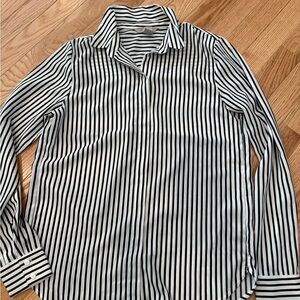 H&M women’s black and white striped button down